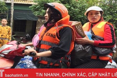 Các tổ chức, cá nhân tiếp tục ủng hộ bà con vùng lũ Hà Tĩnh