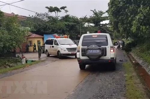 Thăm hỏi gia đình 22 chiến sỹ Đoàn 337 hy sinh do sạt lở ở Hướng Hóa