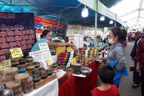 Đấu giá sản vật tại sự kiện kết nối OCOP ủng hộ miền Trung