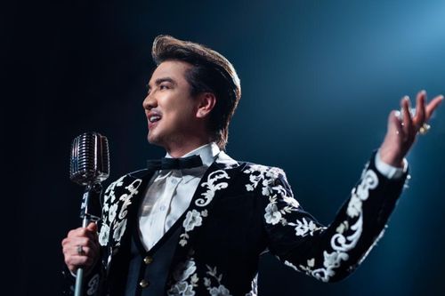 Đàm Vĩnh Hưng 'nổi trận lôi đình' khi bị chỉ trích: 'Sao không lo cứu trợ miền Trung?'