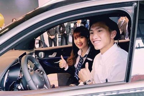 Đoàn Văn Hậu sắm xe sang trị giá hơn 2 tỷ đồng