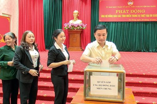 Na Hang phát động ủng hộ đồng bào miền Trung bị lũ lụt