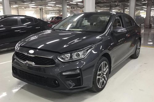 Kia Cerato tiếp tục khẳng định vị trí trước đối thủ nặng kí Mazda3 trong tháng 9