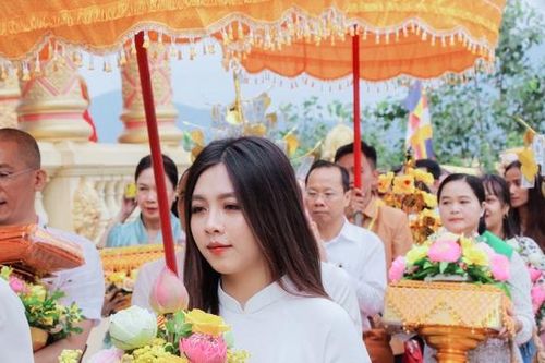 Hà Nội : Lễ dâng y Kathina tại chùa Kh'leang