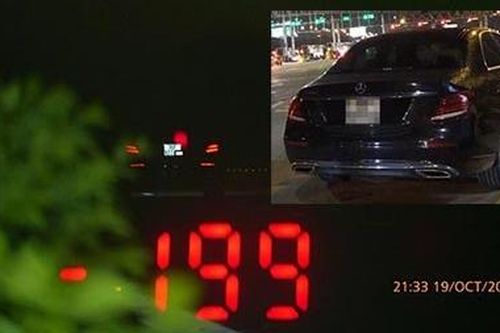 Tài xế Mercedes phóng 199km/h trên cao tốc