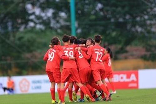 Bóng đá nữ Phong Phú Hà Nam giành chiến thắng trong ngày khai mạc