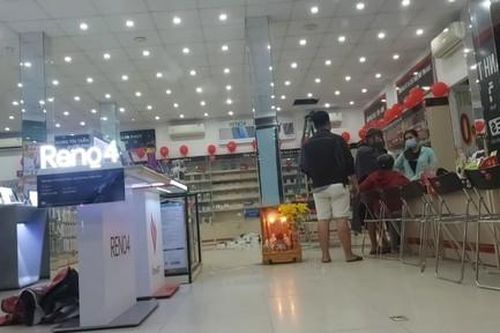 Tên trộm đột nhập từ mái nhà FPT Shop, cuỗm nhiều ĐTDĐ