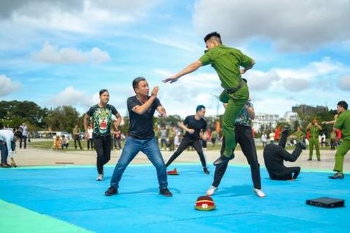 Khai mạc Hội thi bắn súng, võ thuật cho lực lượng CAND trực tiếp chiến đấu