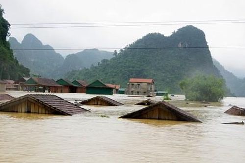 Thông tin mới nhất về tình hình mưa lũ ở Quảng Bình, Hà Tĩnh