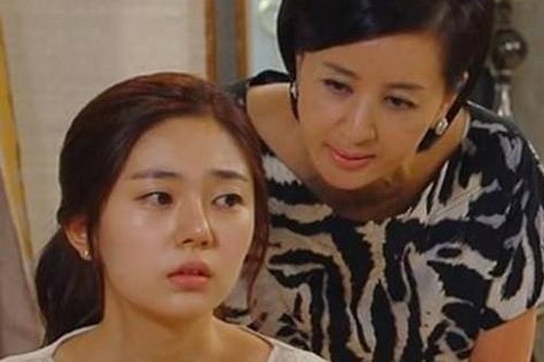 Những năm tháng sau này khi tuổi đã cao, ai đáng tin cậy hơn: Con dâu hay con gái? - 3 mẹ chồng nói thật lòng mình!