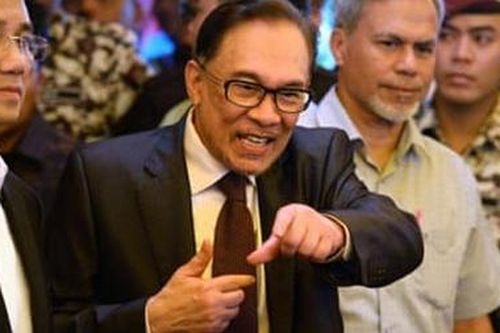 Malaysia: Cú 'chốt hạ' của ông Anwar
