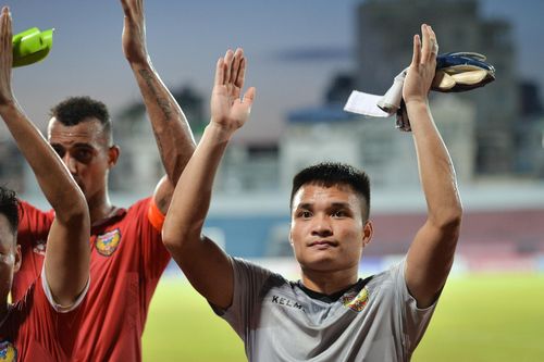 CLB Hà Tĩnh phải thi đấu xa nhà vì mưa bão