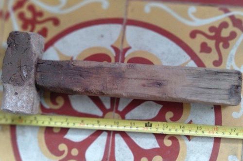 Thanh niên ngáo đá đập mộ cậu ruột