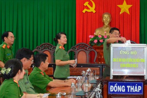 Công an Đồng Tháp góp 600 triệu hỗ trợ đồng bào miền Trung
