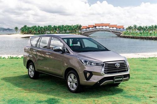 Giá xe ô tô hôm nay 21/10: Toyota Innova giảm mạnh