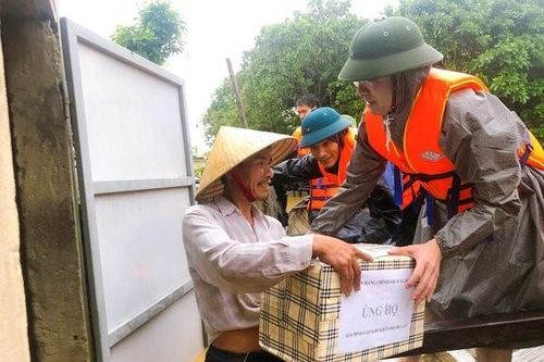 Gần 1,4 tỷ đồng được Ngân hàng Chính sách xã hội hỗ trợ người dân vùng lũ