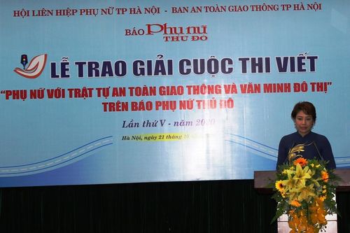 Trao giải cuộc thi viết 'Phụ nữ với trật tự, an toàn giao thông và văn minh đô thị'