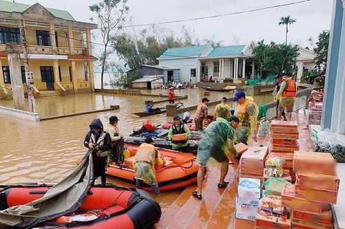Thủ tướng yêu cầu giám sát việc vận động quyên góp, xử lý nghiêm trường hợp trục lợi