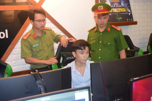 Bắt giữ 3 đối tượng sử dụng công nghệ cao lừa đảo chiếm đoạt 46 tỉ đồng