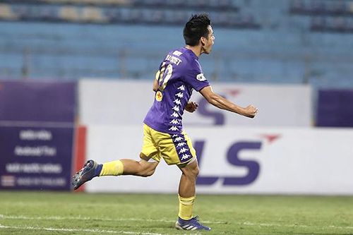 Thắng nhọc Hà Tĩnh, Hà Nội FC vươn lên nhì bảng