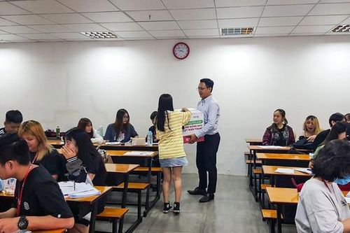 Nhiều trường ở TP. HCM giảm học phí, tặng học bổng cho sinh viên vùng lũ