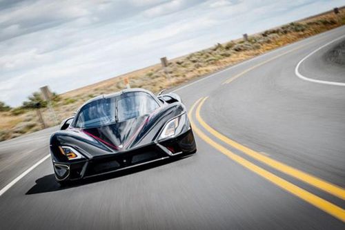 SSC Tuatara 'hạ bệ' Bugatti Chiron để lên ngôi vua tốc độ