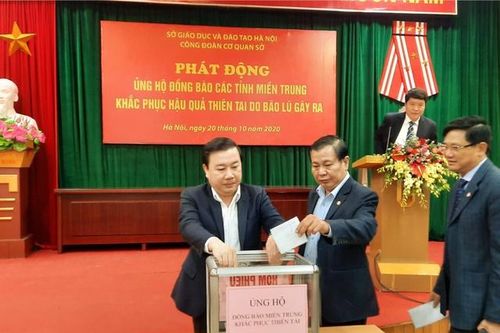 Ngành GD-ĐT Hà Nội quyên góp ủng hộ đồng bào miền Trung
