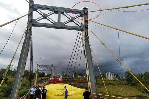 Gia Lai: Giải cứu thành công nam thanh niên định nhảy cầu tự tử