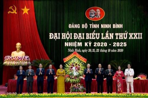 Thường trực Ban Bí thư Trần Quốc Vượng chỉ đạo Đại hội đại biểu Đảng bộ tỉnh Ninh Bình lần thứ XXII