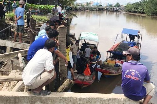 Tìm thấy thi thể người phụ nữ bị chìm ghe ở Mỏ Cày