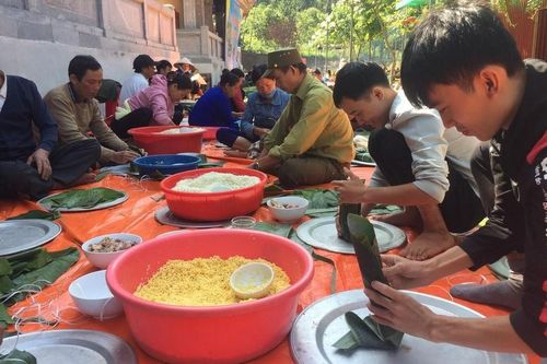 Nhiều hoạt động quyên góp, ủng hộ hướng về miền Trung