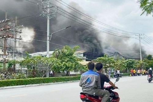 Cháy lớn trong khu công nghiệp Bình Chiểu ở TP. HCM