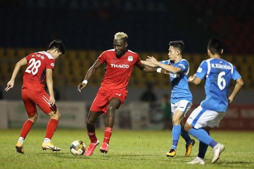 V-League đua nước rút: HAGL đá cho xong, 3 đội tranh vé trụ hạng