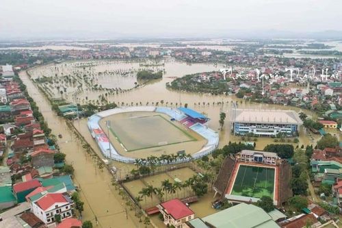 Mưa lũ ngập lụt, Hà Tĩnh đấu Viettel tại Hàng Đẫy