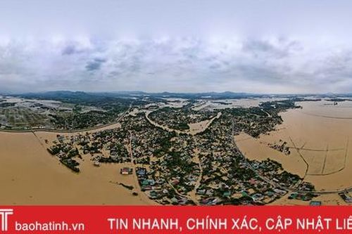 Nước lũ trắng xóa làng quê Hà Tĩnh nhìn từ flycam