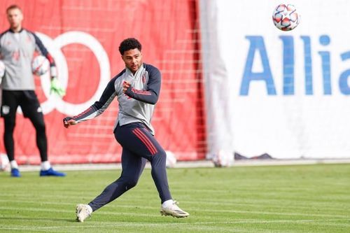 Tiền vệ Bayern Serge Gnabry dương tính với virus SARS-CoV-2