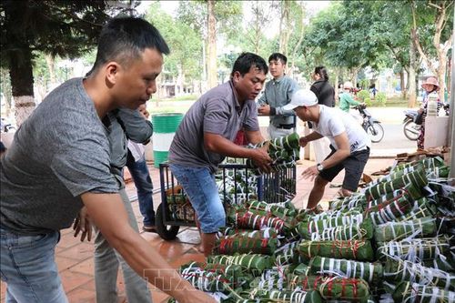 Người dân Tây Nguyên hướng về Miền Trung ruột thịt