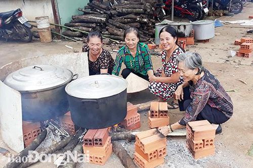 Chia sẻ yêu thương với miền Trung ruột thịt