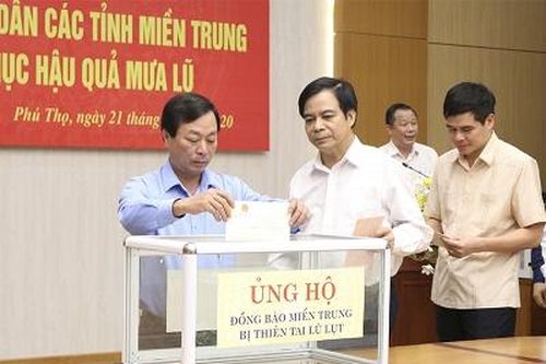 Văn phòng Đoàn ĐBQH, HĐND, UBND tỉnh phát động ủng hộ nhân dân các tỉnh miền Trung