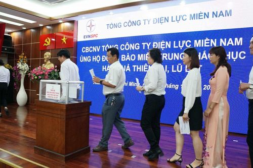 Điện lực miền Nam ủng hộ trên 3,6 tỷ đồng cùng đồng bào miền Trung khắc phục thiên tai