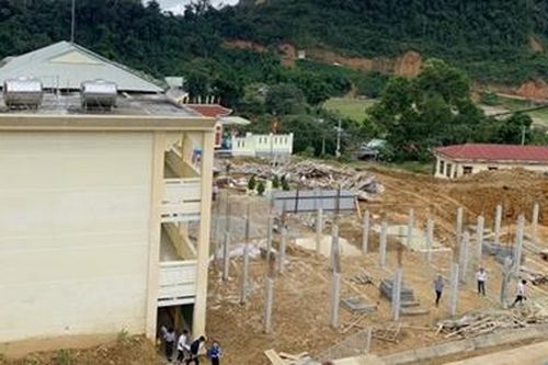 Bức xúc từ vụ sạt lở ở ngôi trường biên giới A Xan