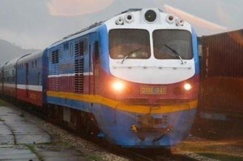 Đường sắt Bắc-Nam thông tuyến, sẵn sàng chở miễn phí hàng cứu trợ