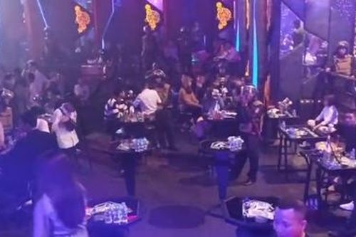 Phát hiện 15 đối tượng 'bay lắc' tại bar ở TP Vinh
