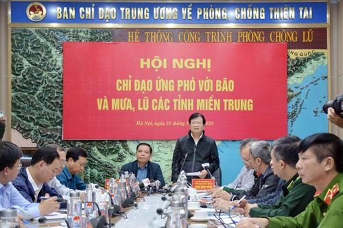 Tập trung cứu trợ, ứng phó với bão số 8