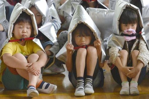 Trẻ em Nhật Bản được dạy sinh tồn trong thảm họa, bão lũ
