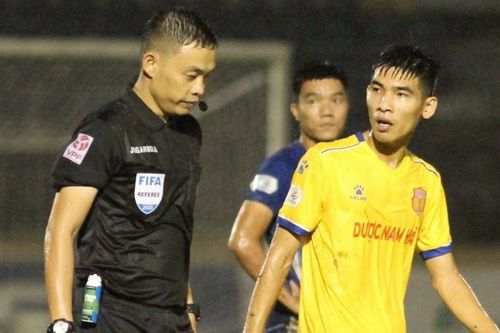 Trọng tài FIFA Ngô Duy Lân được nghỉ sau trận thua của Nam Định