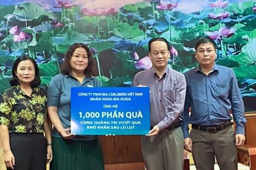 4.000 phần quà ủng hộ đồng bào miền Trung bị lũ lụt