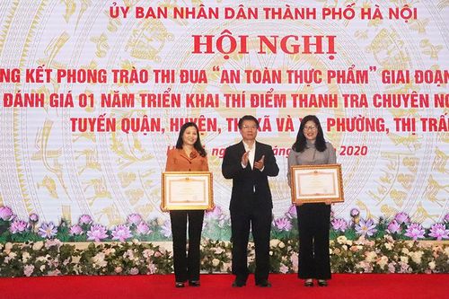 Hà Nội: Hơn 100 tập thể, cá nhân được khen thưởng trong phong trào thi đua 'An toàn thực phẩm'