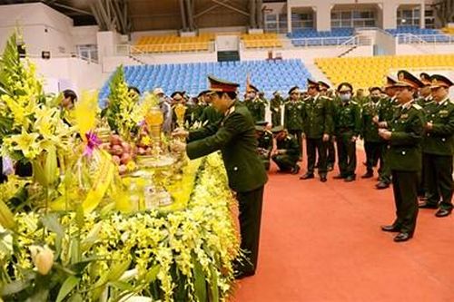 7 giờ sáng nay (22-10), Lễ viếng, truy điệu 22 cán bộ, chiến sĩ Đoàn KTQP 337 hy sinh khi làm nhiệm vụ giúp dân khắc phục hậu quả mưa lũ