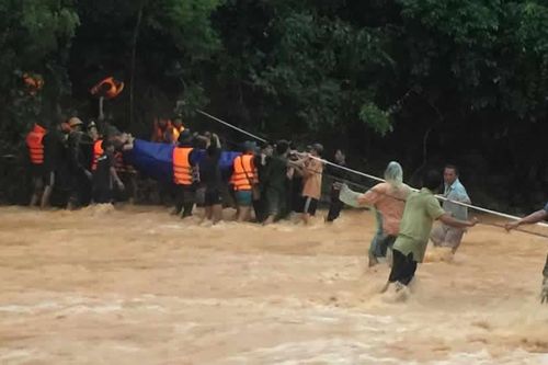 'Về đi thôi, hôm nay anh trực đấy...'